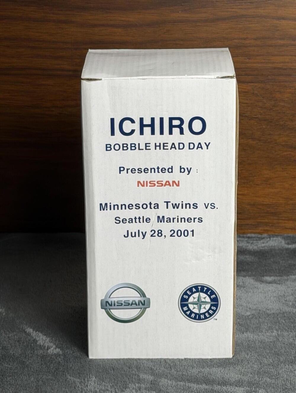 Ichiro Suzuki 2001 Rookie Bobblehead SGA Seattle Mariners Nissan Box Ticket Stub
